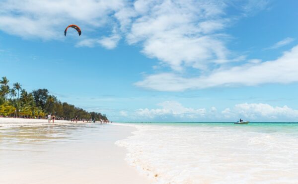 Paje,Beach,Epic,Flatwater,Spot,For,Kitesurfing,On,Zanzibar.